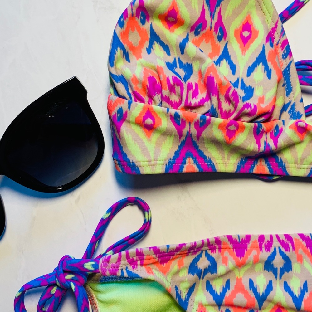 Xhilaration Girls’ Tween Geometric Bikini Sz S